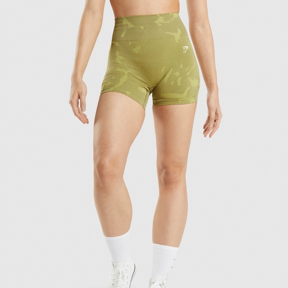 Gymshark Adapt Camo Seamless Shorts sz medium green